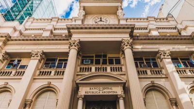 El BCRA volvi a endurecer los controles para comprar dlares para importaciones