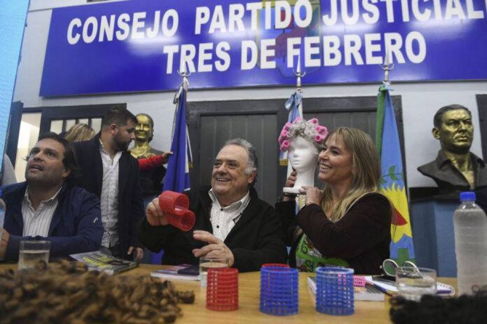Dirigentes del FdT presentaron libro sobre Cristina Kirchner en Tres de Febrero y pidieron por su postulacin