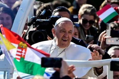“La Iglesia no va a ser la misma después de Francisco”: presentaron el libro de dos periodistas que conocen de cerca al Papa