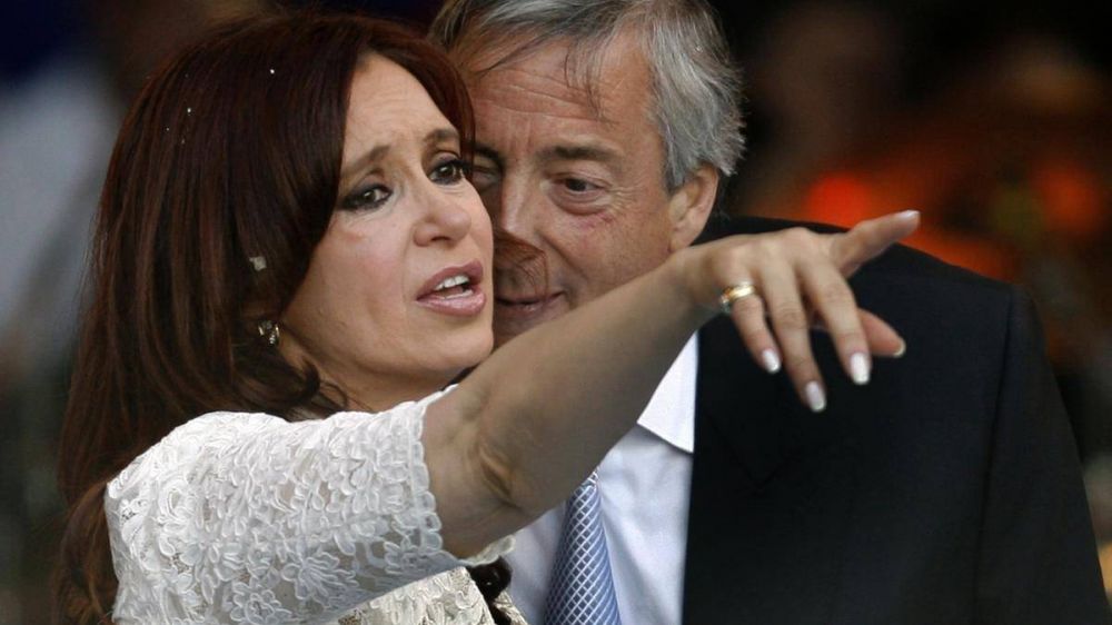 Cristina y el dilema por un acto masivo a 20 aos de Nstor Kirchner: Operativo clamor o renunciamiento histrico?