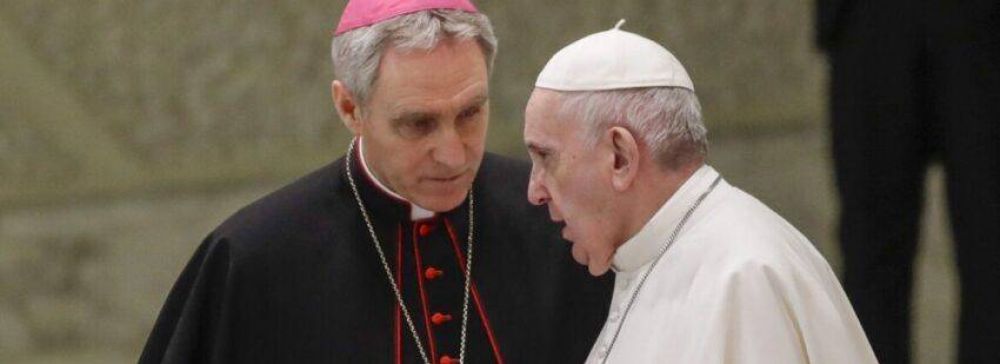 Georg Gnswein: audiencia con el Papa para un destino definitivo?