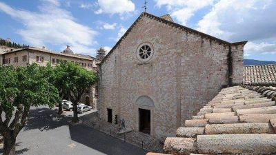 El Obispo de As�s: Despojarse de s� mismo para ir al encuentro de los m�s fr�giles