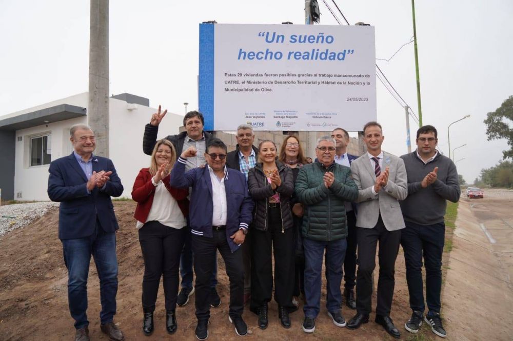 La UATRE entregó viviendas rurales a familias de Córdoba y espera replicarlo en todo el país: «Ya avanzamos junto al gobernador Kicillof»