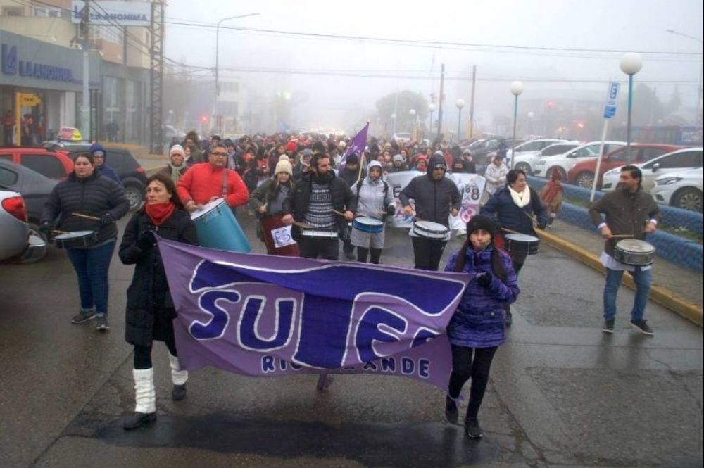 El gremio docente de Tierra del Fuego convoc a un paro en reclamo de aumento de sueldos