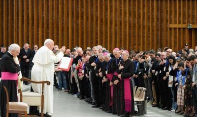 Tres actitudes ante el Sínodo según el Papa Francisco a referentes diocesanos