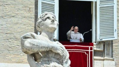 Papa, Regina Caeli: �El Esp�ritu Santo nos libera de las presiones del miedo�