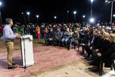 El gobernador participó de la inauguración de la remodelación del acceso a Presidencia Roca