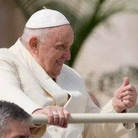 El papa Francisco nombr a sus tres escritores favoritos: un ruso, un francs y un italiano