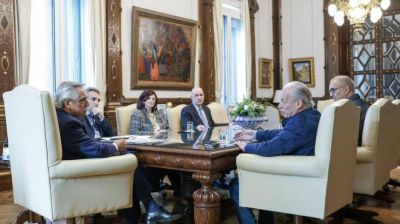 Alberto Fernández anunció un incremento del 33% para estatales
