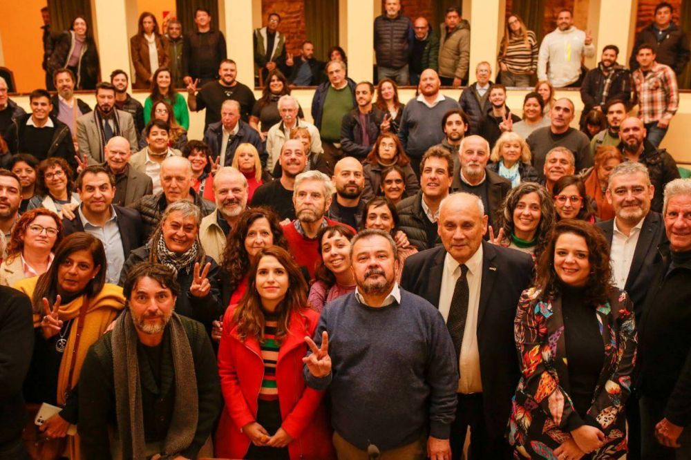 La alianza entre los Gordos y el Movimiento Evita en la Ciudad de Buenos present sus propuestas de campaa pensando en participar de las PASO del Frente de Todos