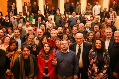 La alianza entre los Gordos y el Movimiento Evita en la Ciudad de Buenos presentó sus propuestas de campaña pensando en participar de las PASO del Frente de Todos