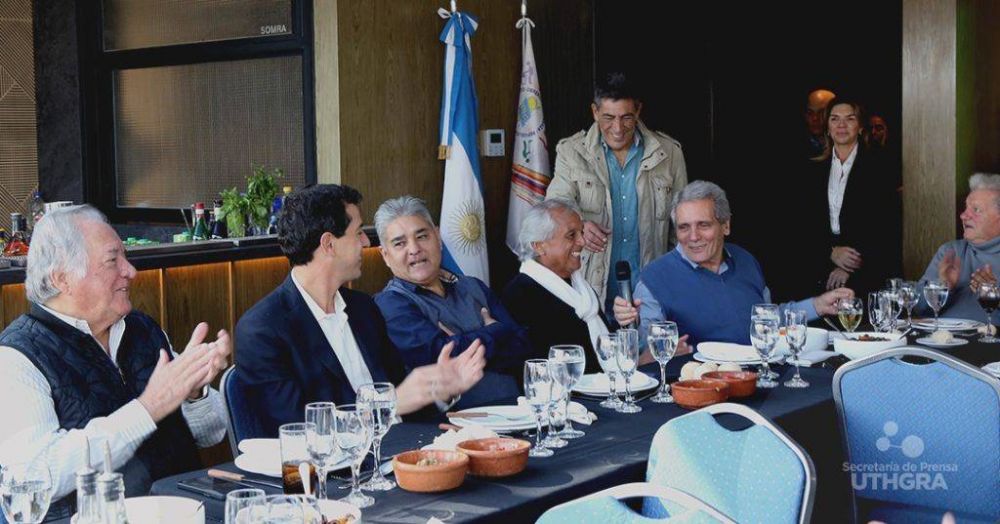 Sorpresa: Con más de 40 gremios, Barrionuevo lanzó la Mesa Nacional Sindical «Wado» presidente