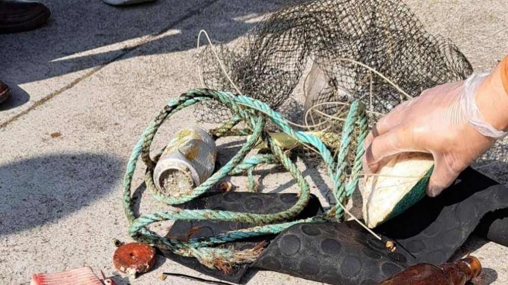 Pescar basura para poder pescar: el proyecto Mares Circulares extrae 1.900 toneladas de residuos plásticos del mar en cinco años