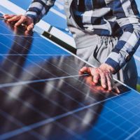 La UNLP avanza en la creación de un parque solar universitario de la mano de YPF Luz