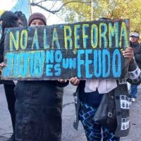 Arde Jujuy: masiva protesta de docentes por salarios dignos y en rechazo a la reforma constitucional