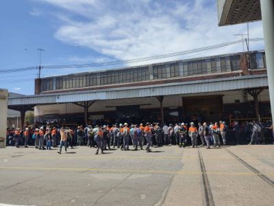 Las siderúrgicas de San Nicolás al borde del paro por las negociaciones estancadas entre la UOM y las empresas