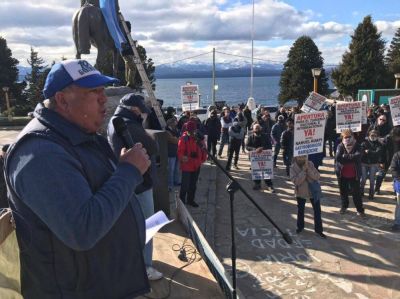 La pelea por el precio tursta: UTHGRA Bariloche present un pedido para que se aplique 10% de descuento a residentes