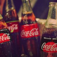 Coca-Cola impulsa el uso del vidrio en 10.000 bares y restaurantes frente a latas y plásticos