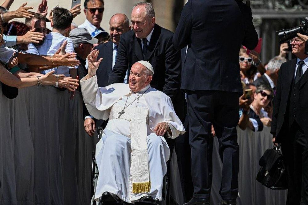 El papa Francisco fue operado 