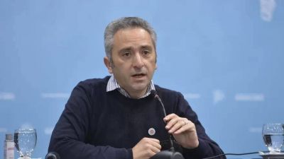 El ministro Andrés Larroque suma cuatro fugas en el instituto de Lomas de Zamora