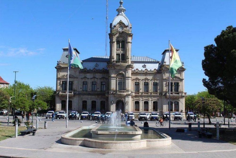 El intendente anunci su adis al municipio y el gallinero vecinalista se alborot