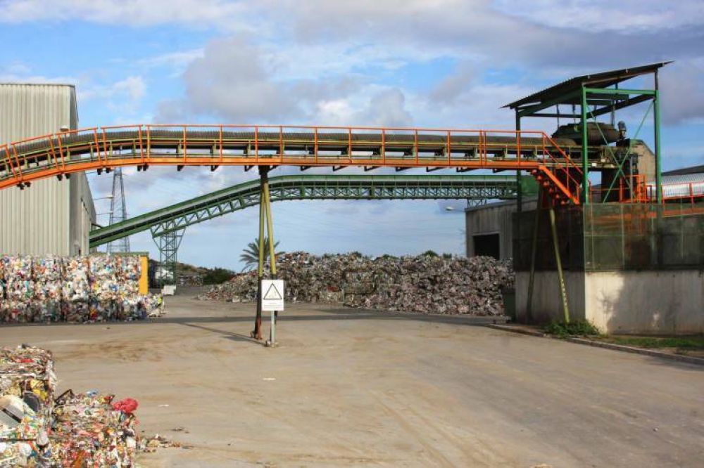 La planta de Urbaser en Elche celebra su primer año de servicio con más de 20.000 colchones reciclados