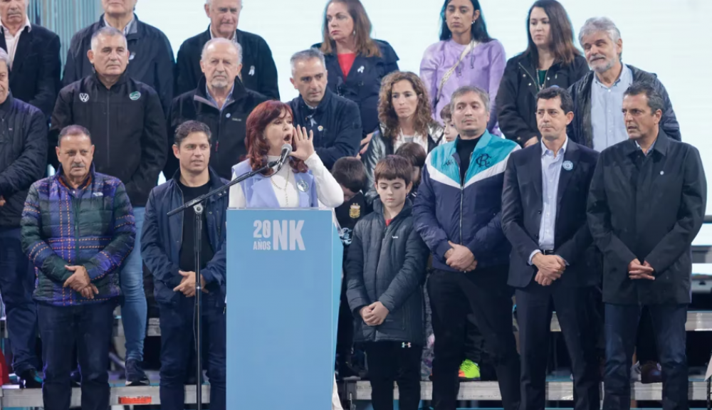 A dos semanas del cierre, sigue la plena incertidumbre y otra vez todos esperan que Cristina defina el candidato