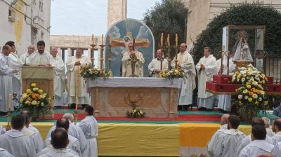 Mons. Martín: 'La Eucaristía es el sacramento de la unidad'