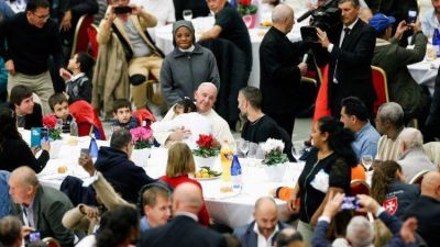 El Papa: Los pobres no son im�genes para conmover, sino personas que exigen dignidad