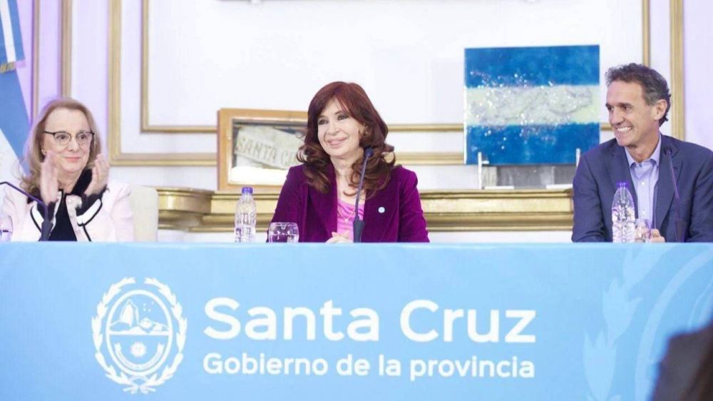 Cristina reproch� la interna y sum� cr�ticas a la gesti�n de la deuda