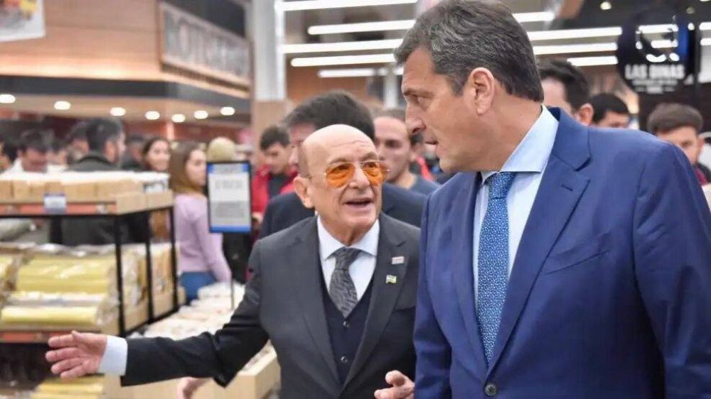 Massa felicit� a Coto por las inversiones en el pa�s y apunt� contra los que 