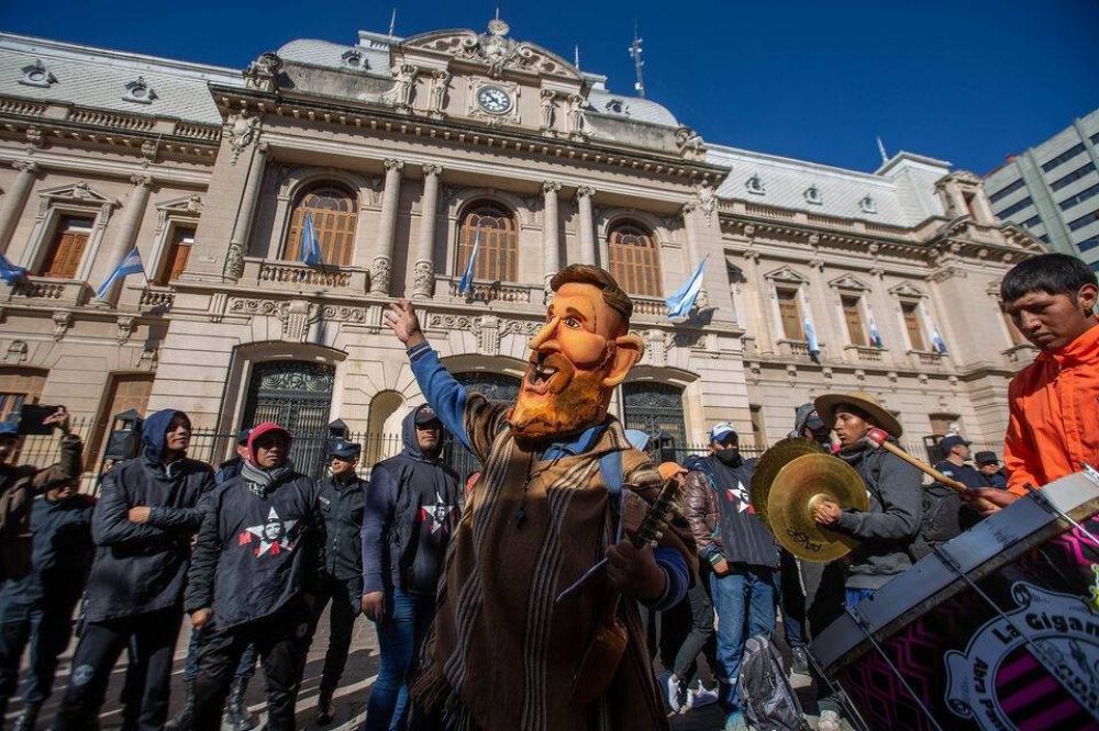 Una multitud repudi� el autoritarismo de Morales