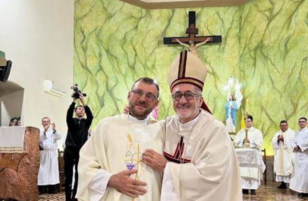 Mons. Martnez orden un nuevo sacerdote para la dicesis de Posadas