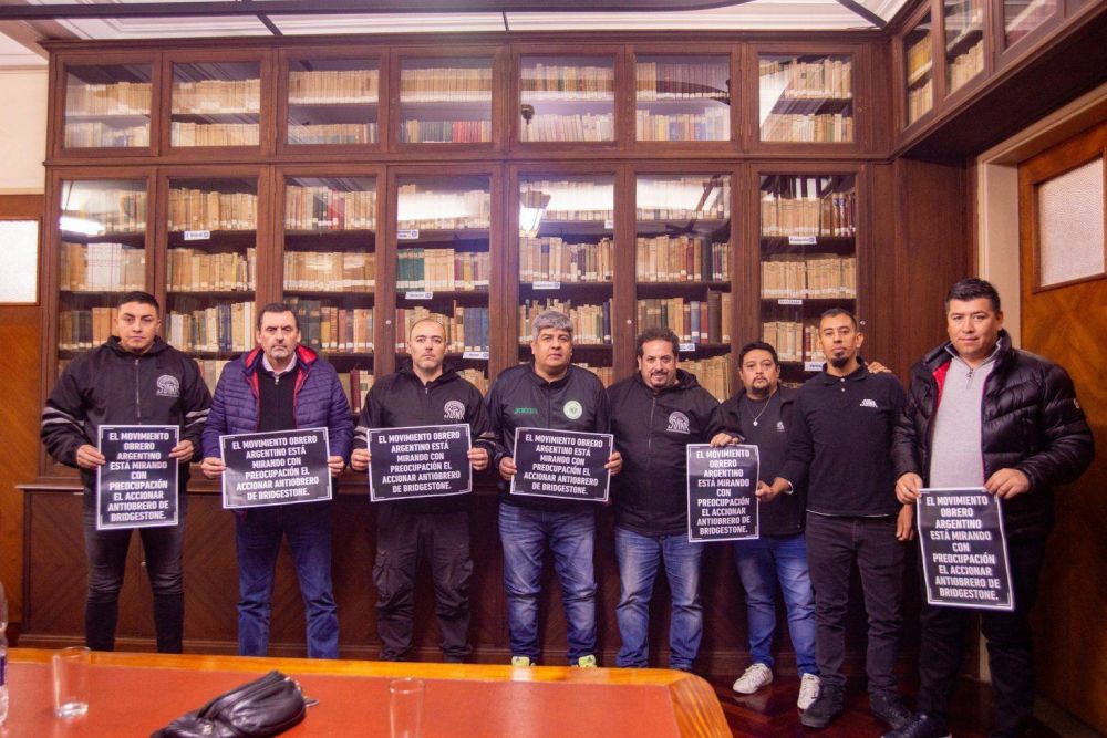 Los trabajadores del neumtico se llevaron el respaldo de Pablo Moyano y del Ministerio de Trabajo que exhort a Bridgestone a dejar sin efecto los despidos