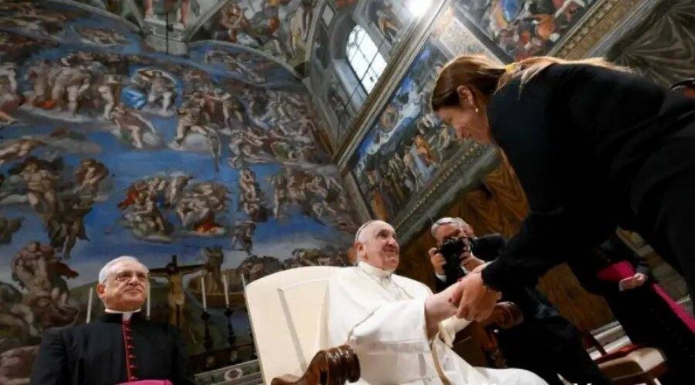 El Papa recibe a 200 artistas en la Capilla Sixtina: �Son part�cipes del sue�o de Dios!