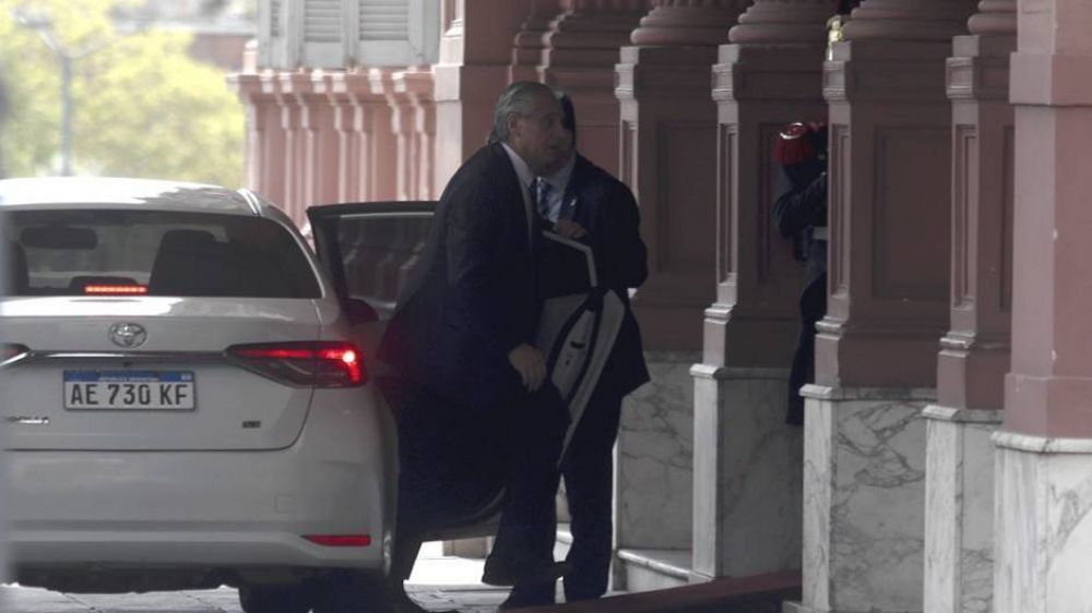 Alberto les dijo a los gobernadores que Scioli no es su candidato y pidi� lugares en la lista para Tolosa y Cafiero