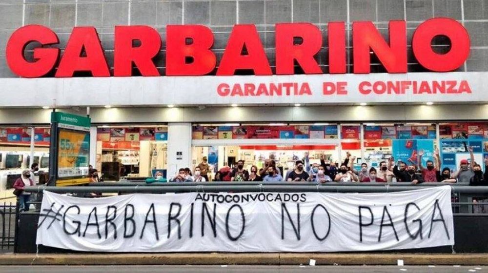 Crisis total: Garbarino vendi hasta sus vehculos para cubrir deudas salarial pero empleados recibieron esta irrisoria cifra