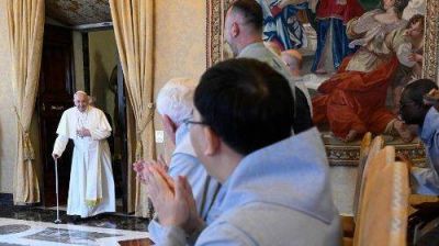 El Papa: Acompa�ar la vida espiritual de los sacerdotes, no tolerar la doblez