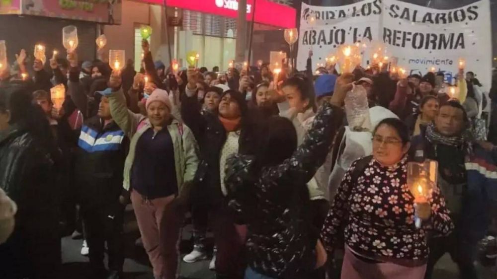 El reclamo salarial y las protestas en contra de la reforma constitucional sostienen el clima de descontento en calles y rutas de Jujuy