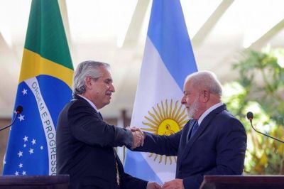 Cumbre Fernández-Lula: entre la lluvia ácida de la interna de UP, el traspaso del Mercosur y el gasoducto Néstor Kirchner
