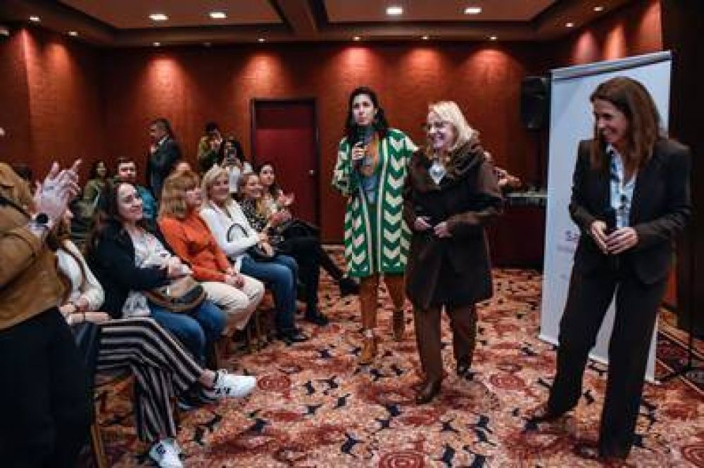 RENATRE particip del Foro de Transversalizacin de Gnero y Diversidad en Santa Cruz