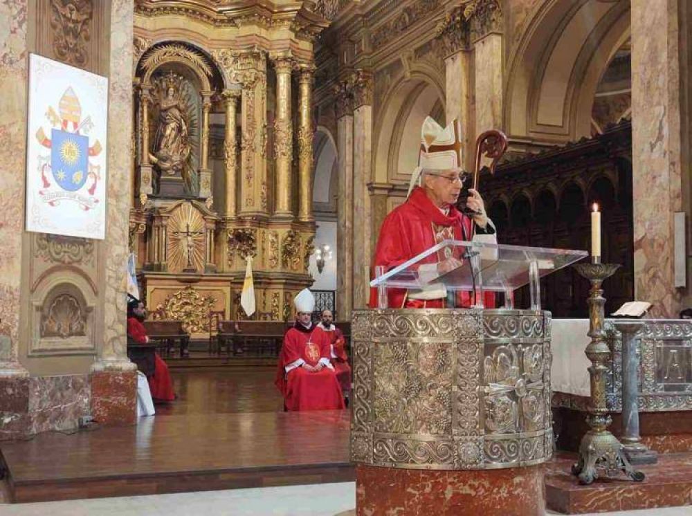 El cardenal Poli presidi� la misa por el D�a del Pont�fice