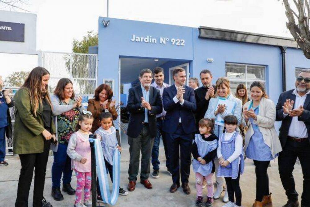 Achval junto a Sileoni inaugur el jardn 922: Vamos a transformar el sistema educativo
