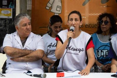 Ademys denuncia criminalización de la protesta del gobierno de Santa Cruz a la docencia y a la ADOSAC