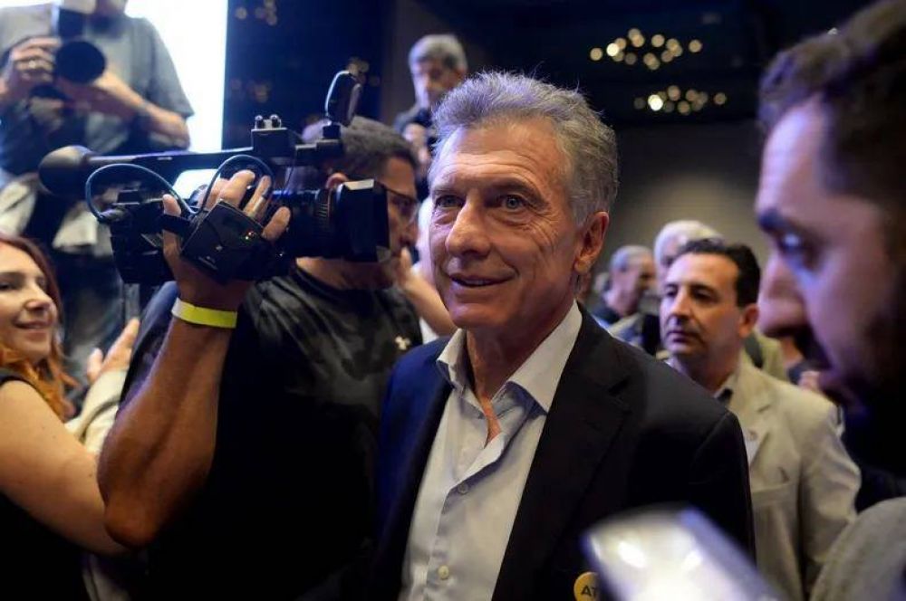 Mauricio Macri vuela, apuesta y mira de reojo el da despus de las PASO