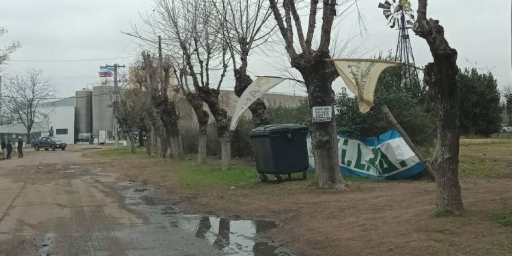 Una fbrica y una carpa en Moctezuma: Existen dos posturas sobre Lcteos Vidal pero la misma necesidad de concordia