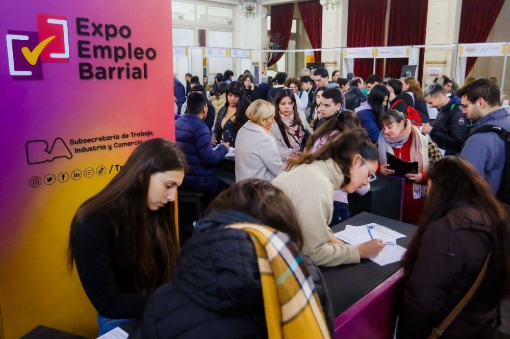 La Expo Empleo Barrial llega a Villa Urquiza con ms de 300 puestos laborales y 20 empresas en stand