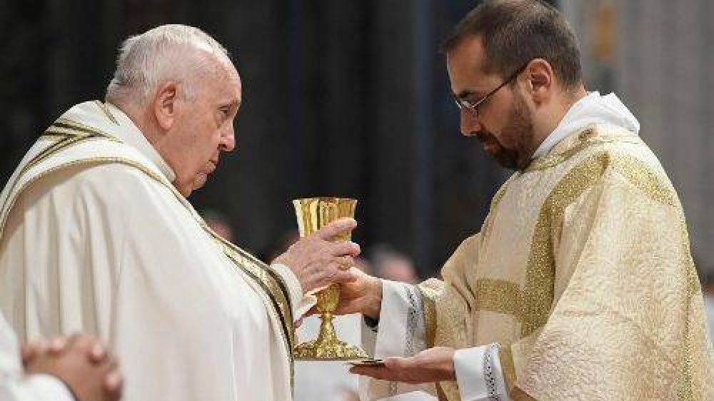 Papa Francisco: �Necesitamos continuamente volver al santo altar