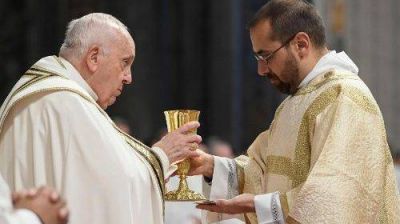 Papa Francisco: �Necesitamos continuamente volver al santo altar