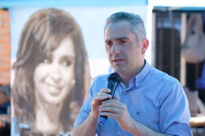 Larroque: �No votar al peronismo es salto al abismo y quienes m�s lo van a pagar son los humildes�